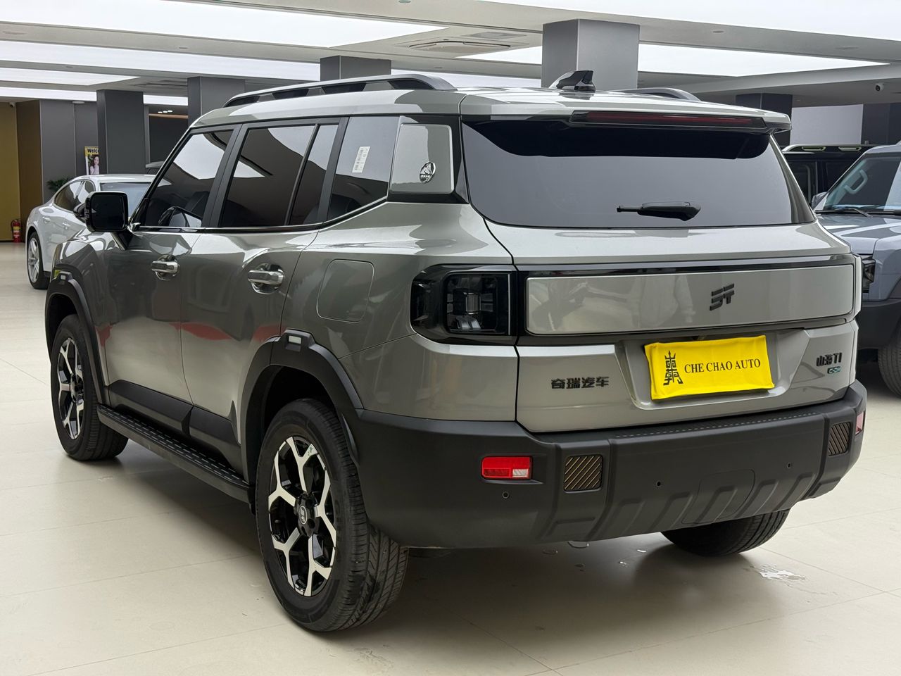 Car image 13