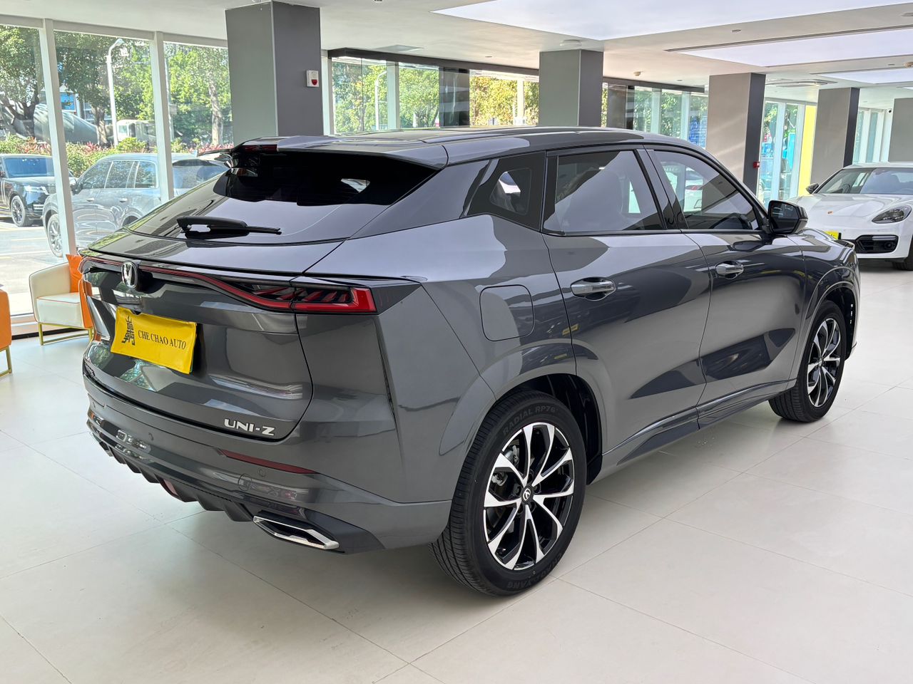 Car image 10