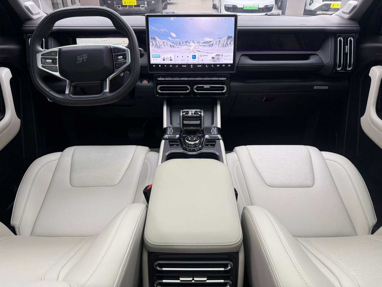 Car image 9