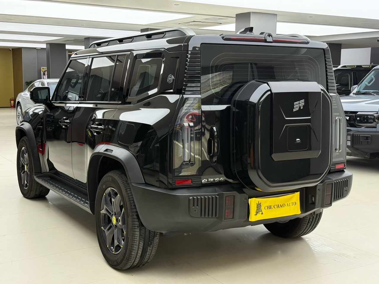 Car image 12