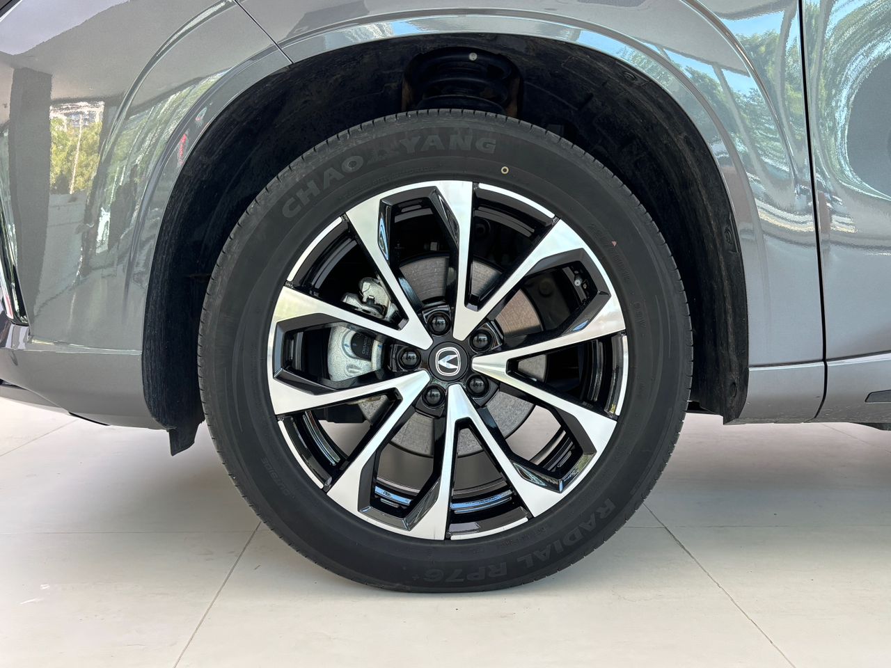 Car image 3